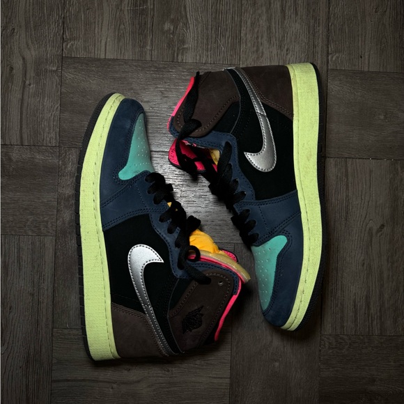 Air Jordan 1s Retro GS - Tokyo Bio Hack - Picture 3 of 4